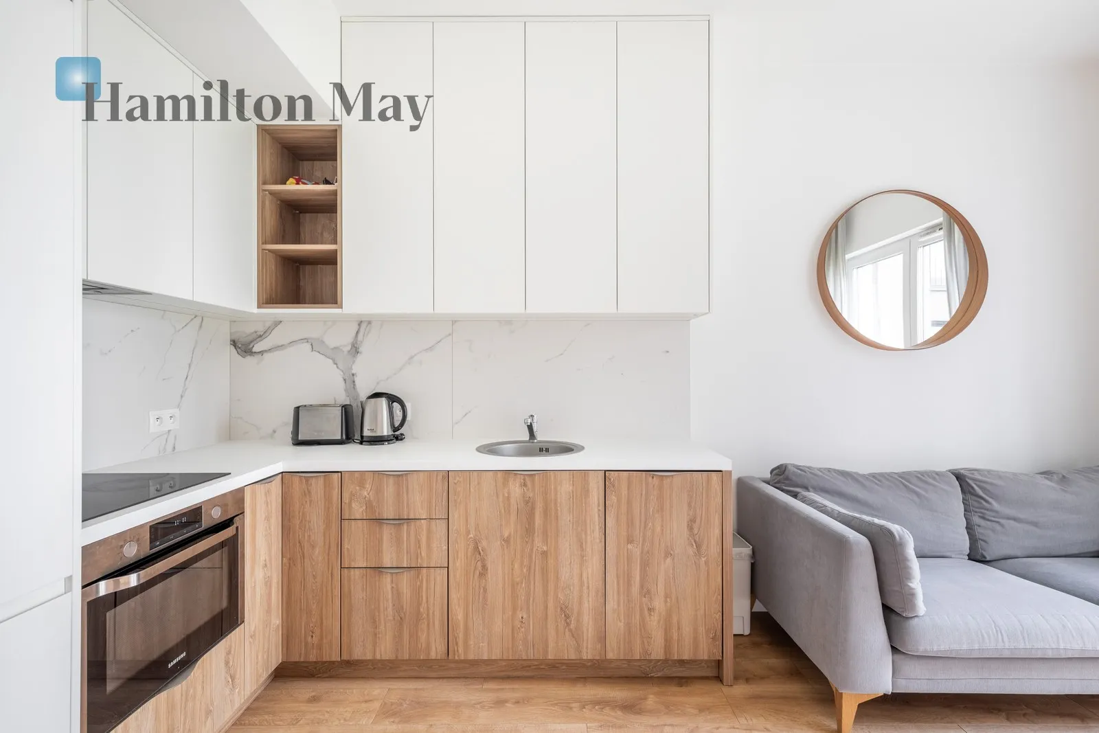 Region: Stare Miasto Distance to centre: 1.56 km Level: 1 Price: 4000 PLN Bedrooms: 2 Bathrooms: 1 Size: 45m2 - slider