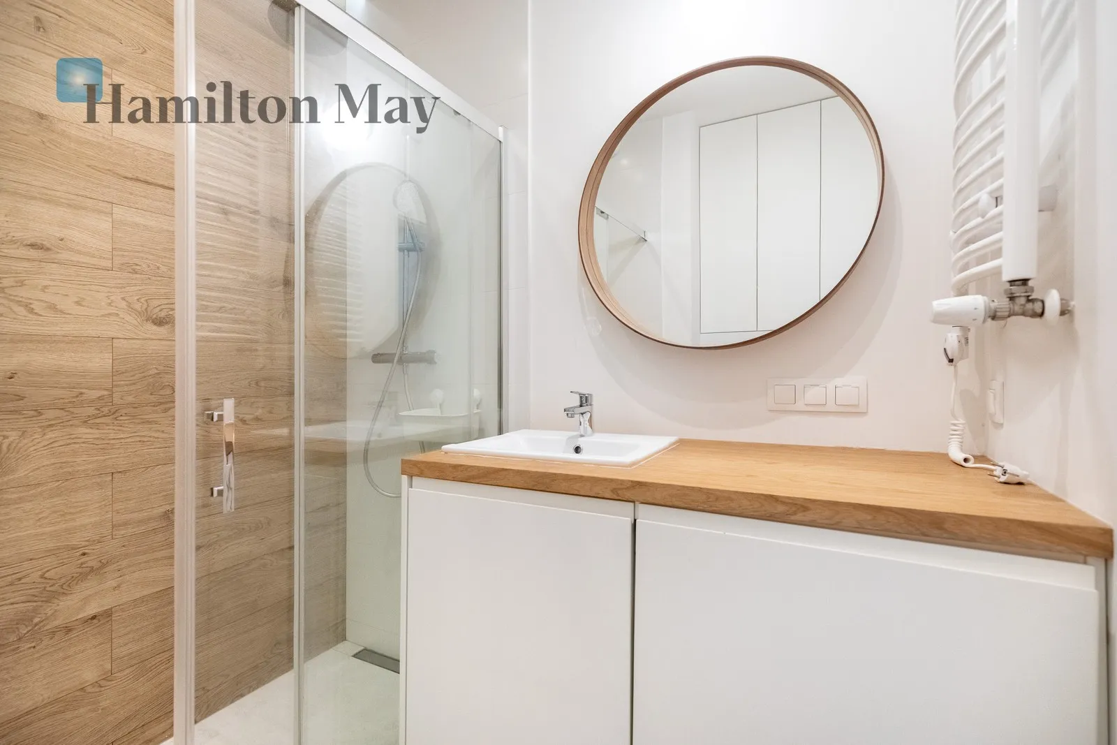 Level: 1 Price: 4000 PLN Bedrooms: 2 Bathrooms: 1 Size: 45m2 Price/m2: 89 PLN - slider