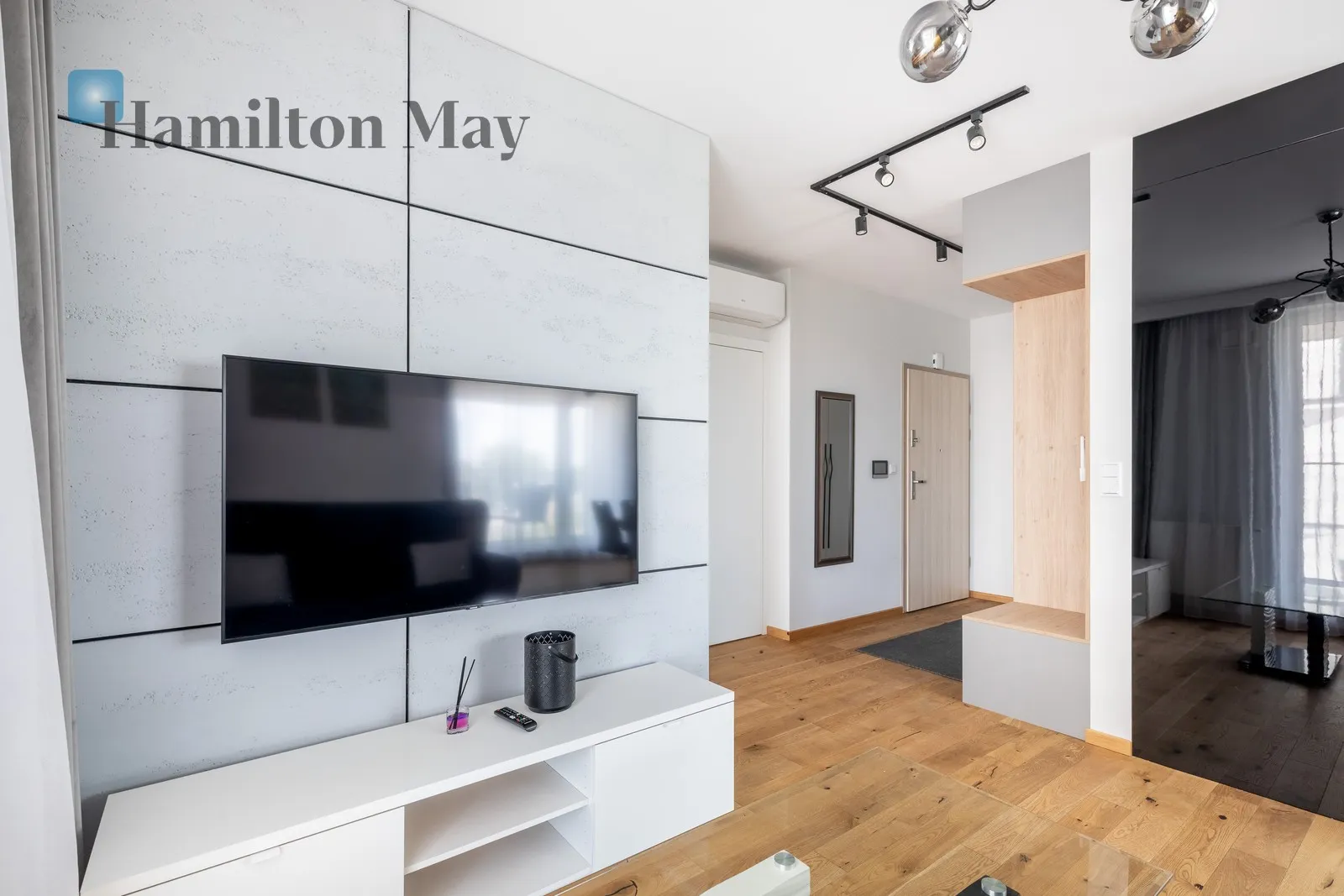 Region: Zabłocie Level: 4 Price: 4500 PLN Bedrooms: 1 Bathrooms: 1 Size: 60m2 - slider
