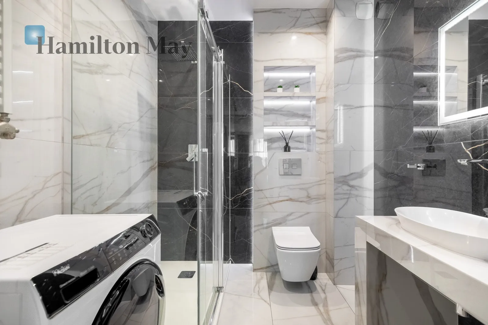 Region: Zabłocie Level: 4 Price: 4500 PLN Bedrooms: 1 - slider