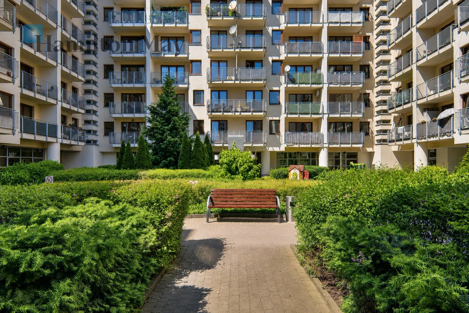 Komfortowe i ciche trzypokojowe mieszkanie w nowoczesnym budynku apartamentowym Rezydencja Sienna - slider