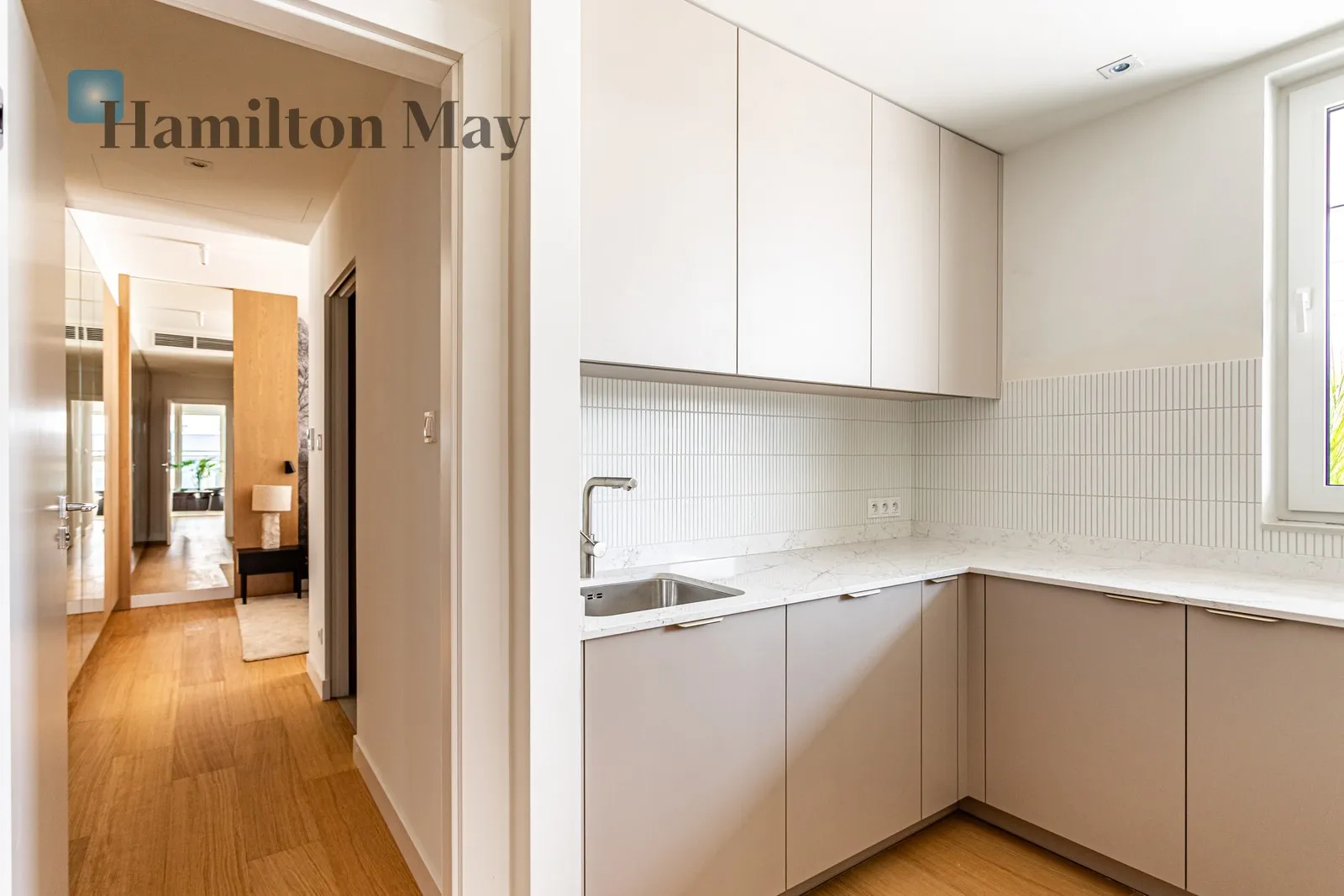 Region: Mokotów Subregion: Służewiec Distance to centre: 5.29 km Level: 10 Price: 17400 PLN Bedrooms: 3 Bathrooms: 2 Size: 115m2 - slider