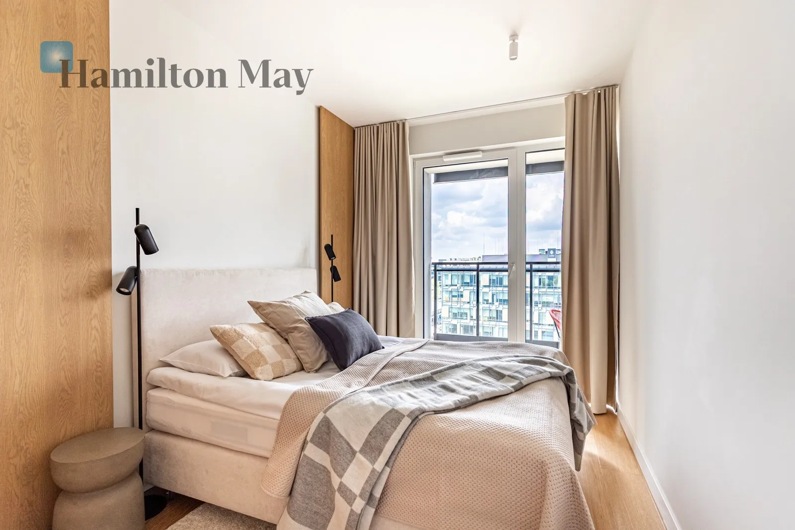 Subregion: Służewiec Distance to centre: 5.29 km Level: 10 Price: 17400 PLN Bedrooms: 3 Bathrooms: 2 Size: 115m2 Price/m2: 151 PLN - slider