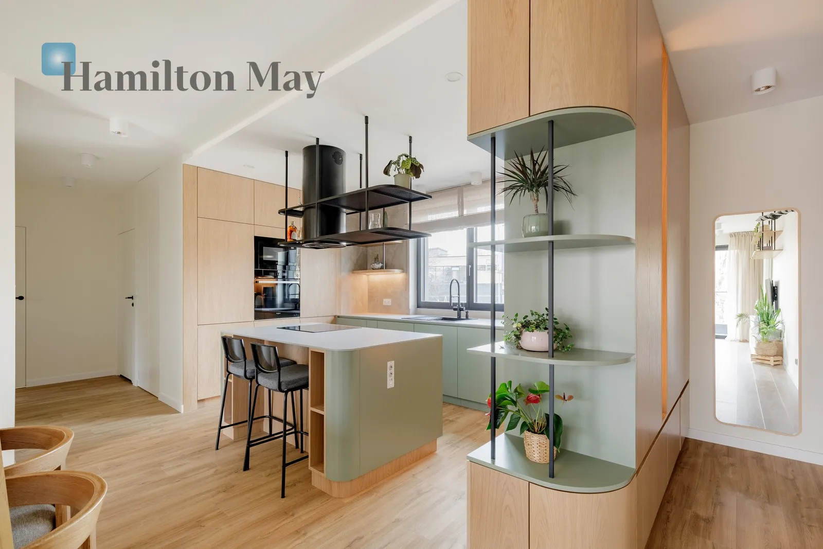 Street: Aleja Jana Pawła II Region: Prądnik Czerwony Subregion: Wieczysta Distance to centre: 3.68 km Level: 1 Price: 7600 PLN Bedrooms: 3 Bathrooms: 2 Size: 87.32m2 - slider