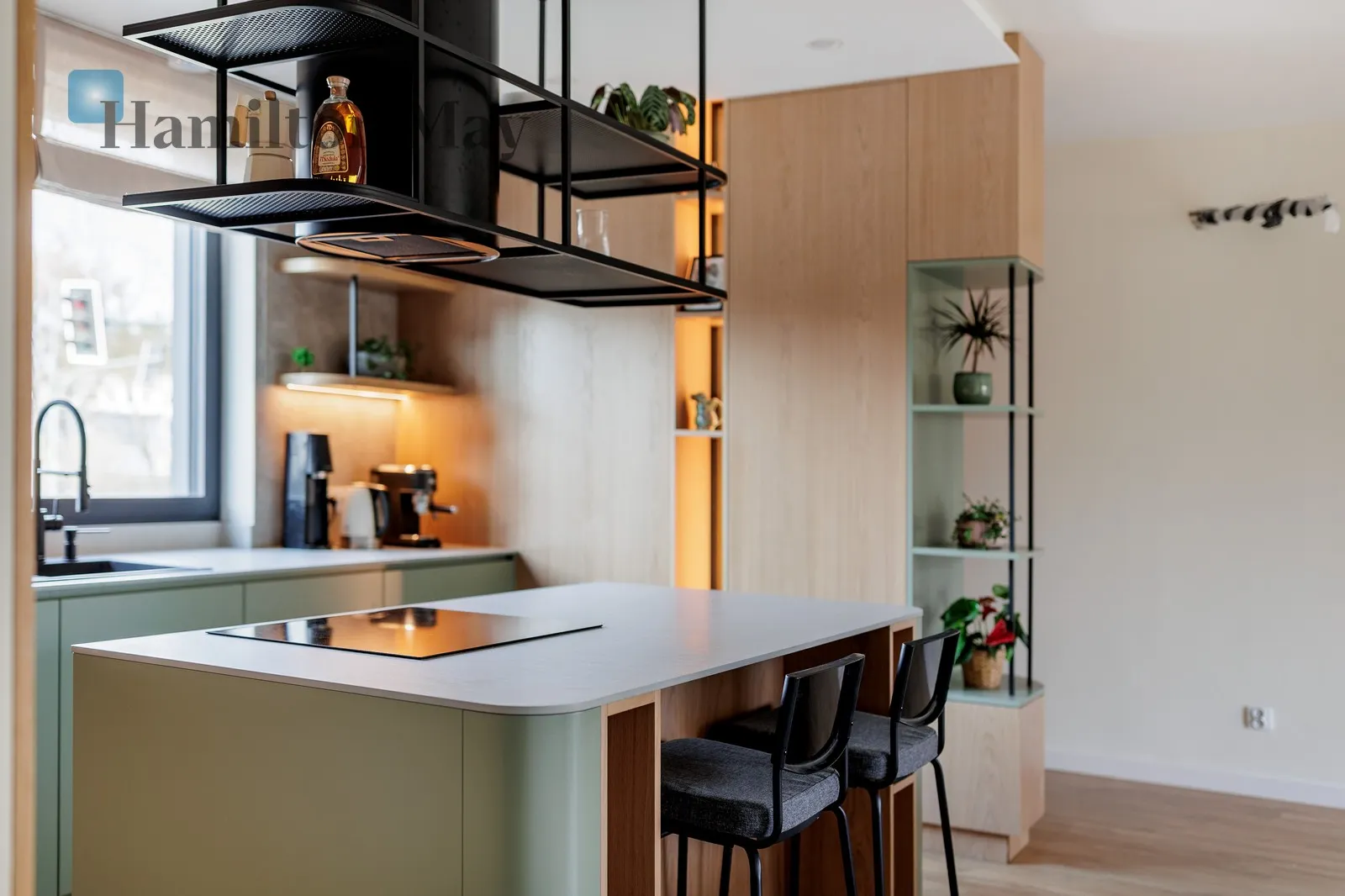 Street: Aleja Jana Pawła II Region: Prądnik Czerwony Subregion: Wieczysta Distance to centre: 3.68 km Level: 1 Price: 7600 PLN Bedrooms: 3 Bathrooms: 2 - slider