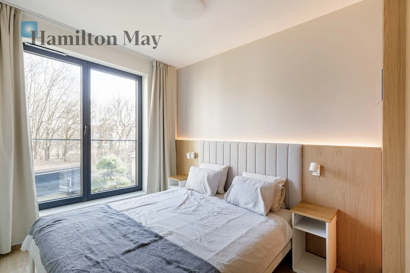 Street: Aleja Jana Pawła II Region: Prądnik Czerwony Subregion: Wieczysta Distance to centre: 3.68 km Level: 1 Price: 7600 PLN - slider