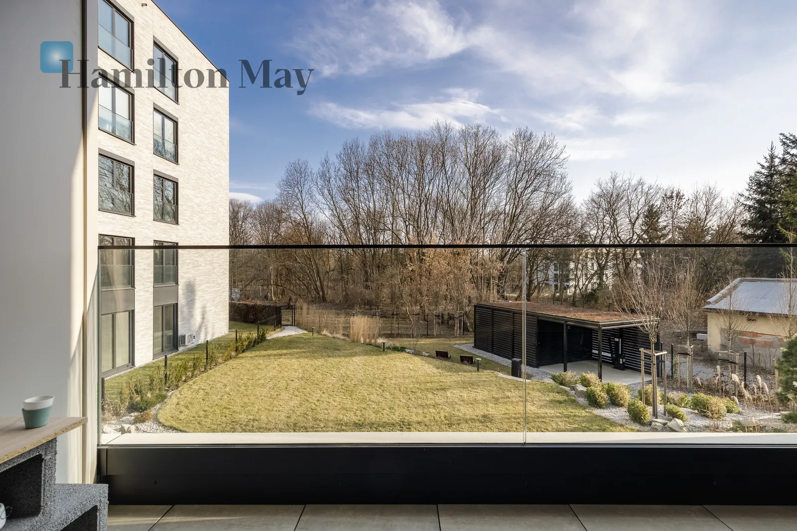 Price: 7600 PLN Bedrooms: 3 Bathrooms: 2 Size: 87.32m2 Price/m2: 87 PLN - slider