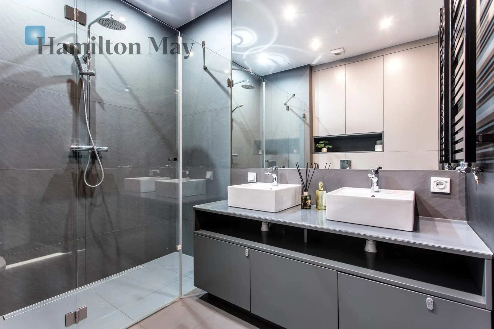 Region: Stare Miasto Level: 6 Price: 3800 PLN Bedrooms: 1 Bathrooms: 1 Size: 45m2 - slider