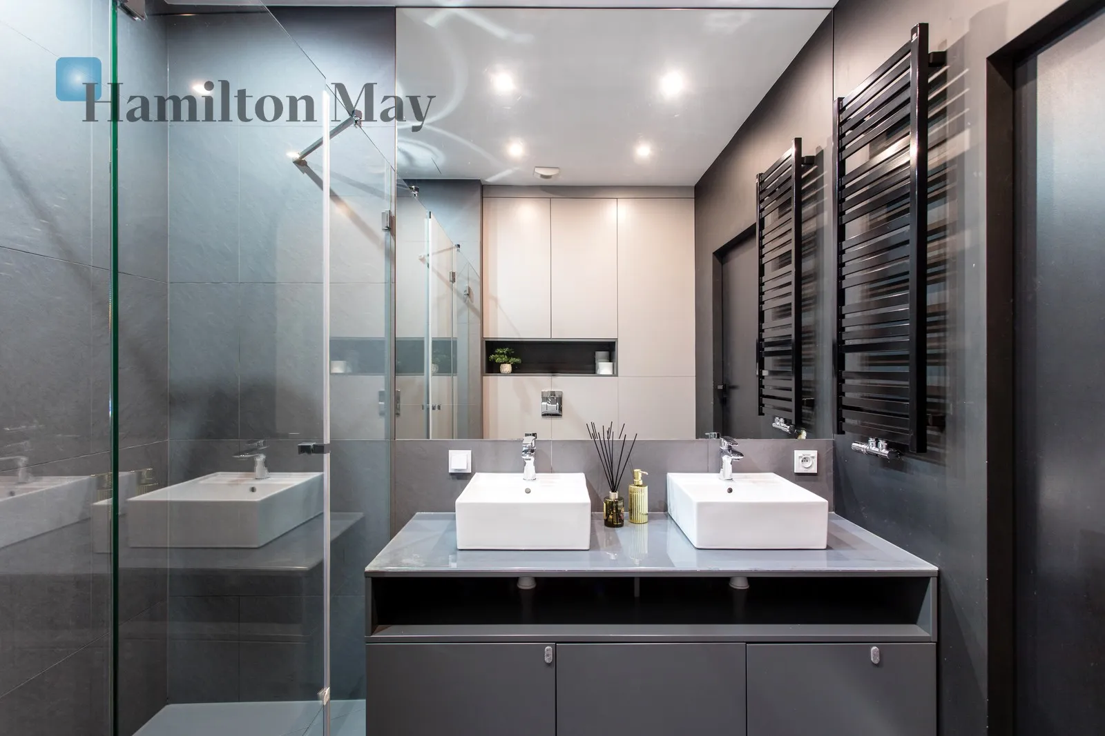 Level: 6 Price: 3800 PLN Bedrooms: 1 Bathrooms: 1 Size: 45m2 Price/m2: 84 PLN - slider