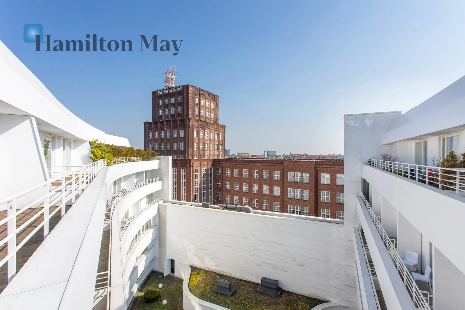 Region: Stare Miasto Level: 6 Price: 3800 PLN Bedrooms: 1 Bathrooms: 1 - slider