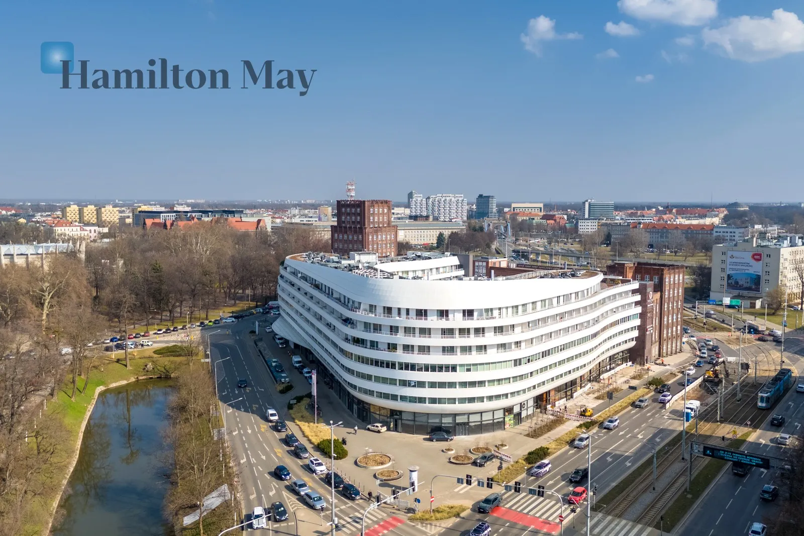 Level: 6 Price: 3800 PLN Bedrooms: 1 Bathrooms: 1 Size: 45m2 - slider