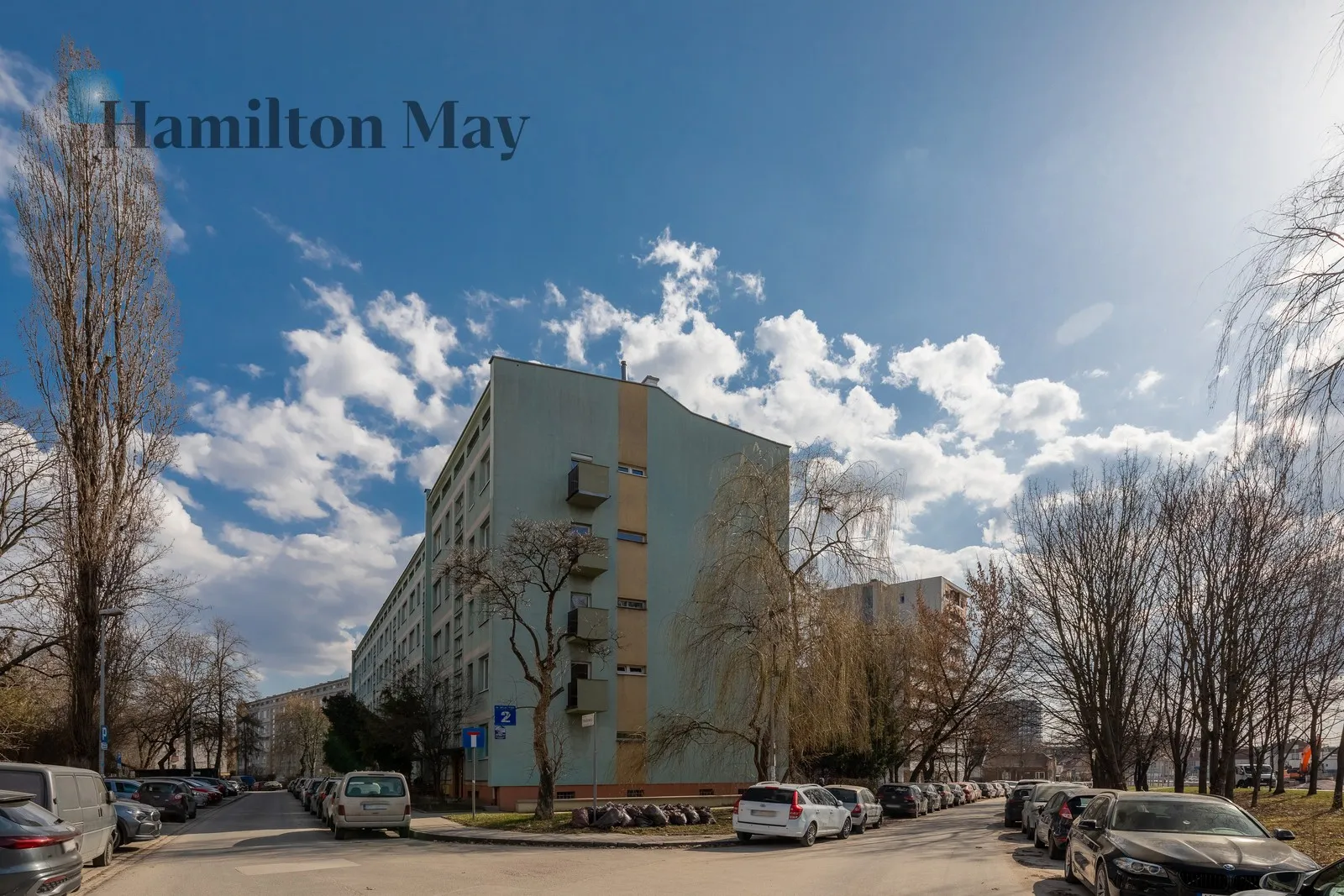 Distance to centre: 3.44 km Level: 1 Price: 655000 PLN Bedrooms: 1 - slider