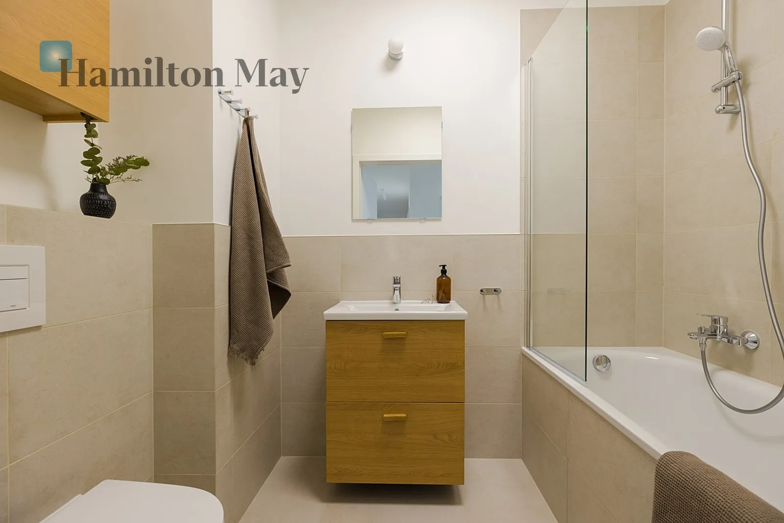 Distance to centre: 4.69 km Level: 1 Price: 1490000 PLN Bedrooms: 3 Bathrooms: 2 Size: 82.03m2 Price/m2: 18164 PLN - slider