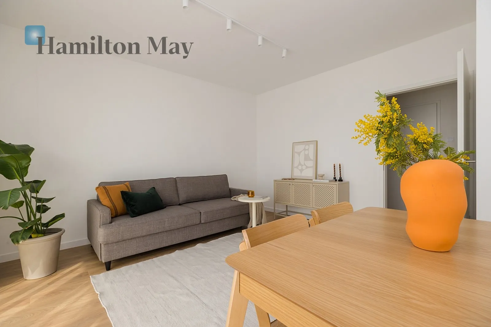 Street: Żupnicza Region: Praga-Południe Subregion: Kamionek Distance to centre: 4.69 km Level: 1 Price: 1490000 PLN Bedrooms: 3 Bathrooms: 2 Size: 82.03m2 Price/m2: 18164 PLN - slider