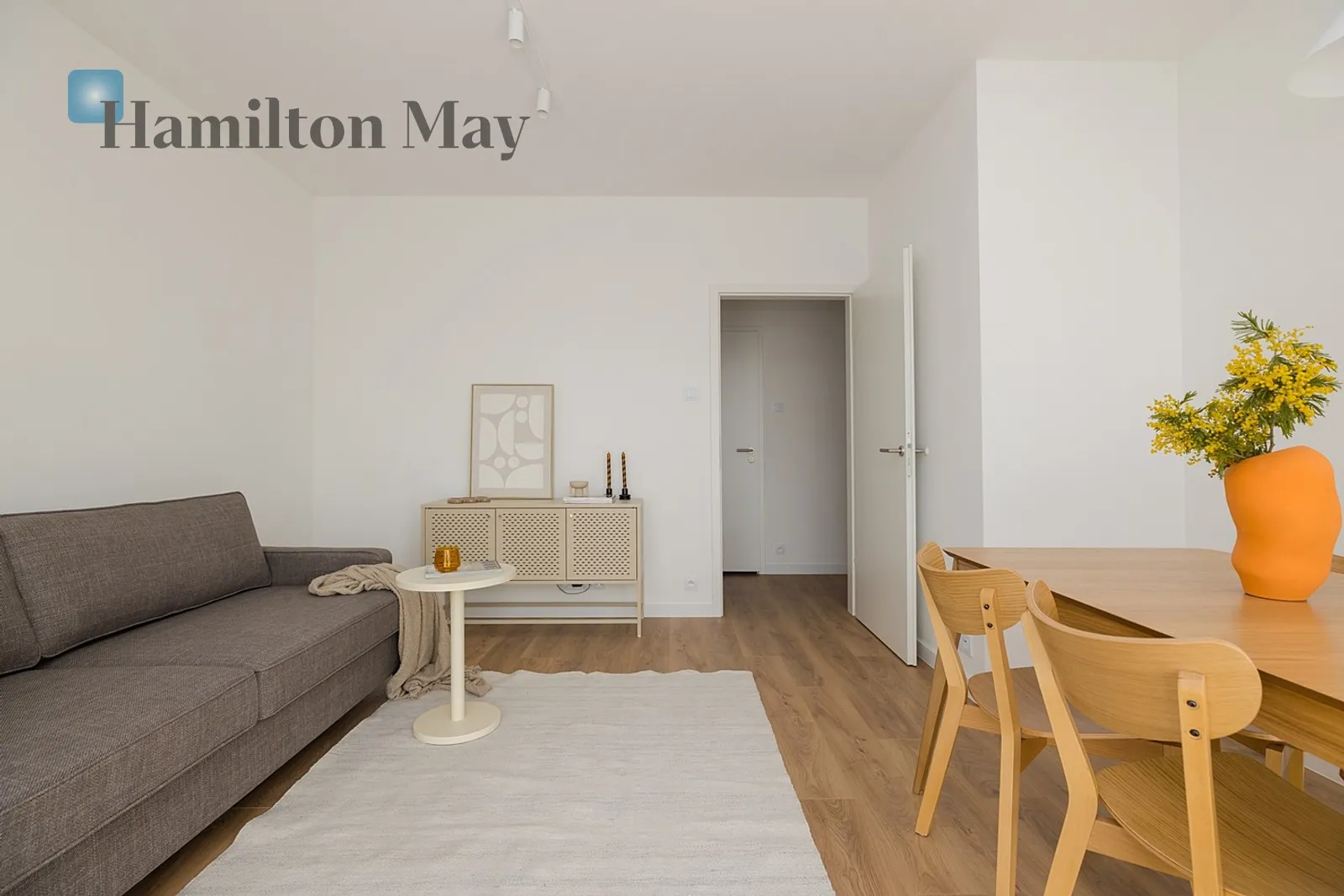 Street: Żupnicza Region: Praga-Południe Subregion: Kamionek Distance to centre: 4.69 km Level: 1 Price: 1490000 PLN Bedrooms: 3 Bathrooms: 2 Size: 82.03m2 - slider