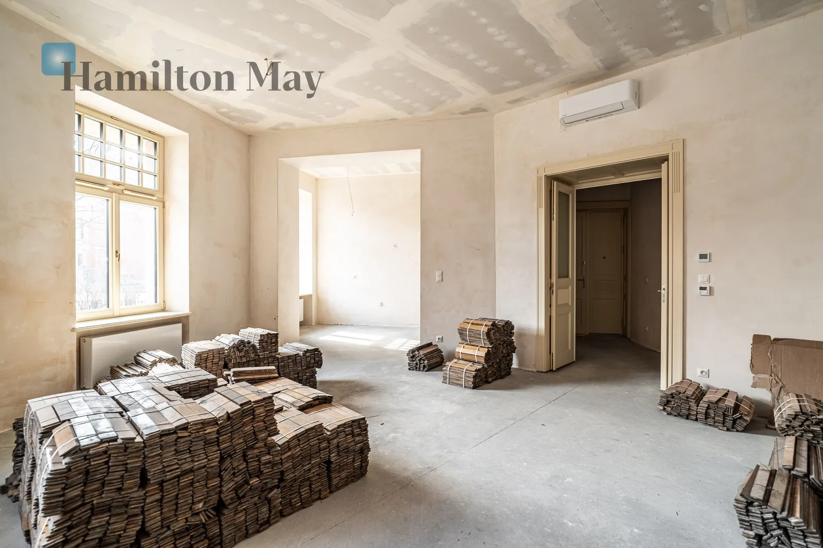 Region: Stare Miasto Subregion: Nowy Świat Price: 3470319.99 PLN Bedrooms: 2 Bathrooms: 2 - slider