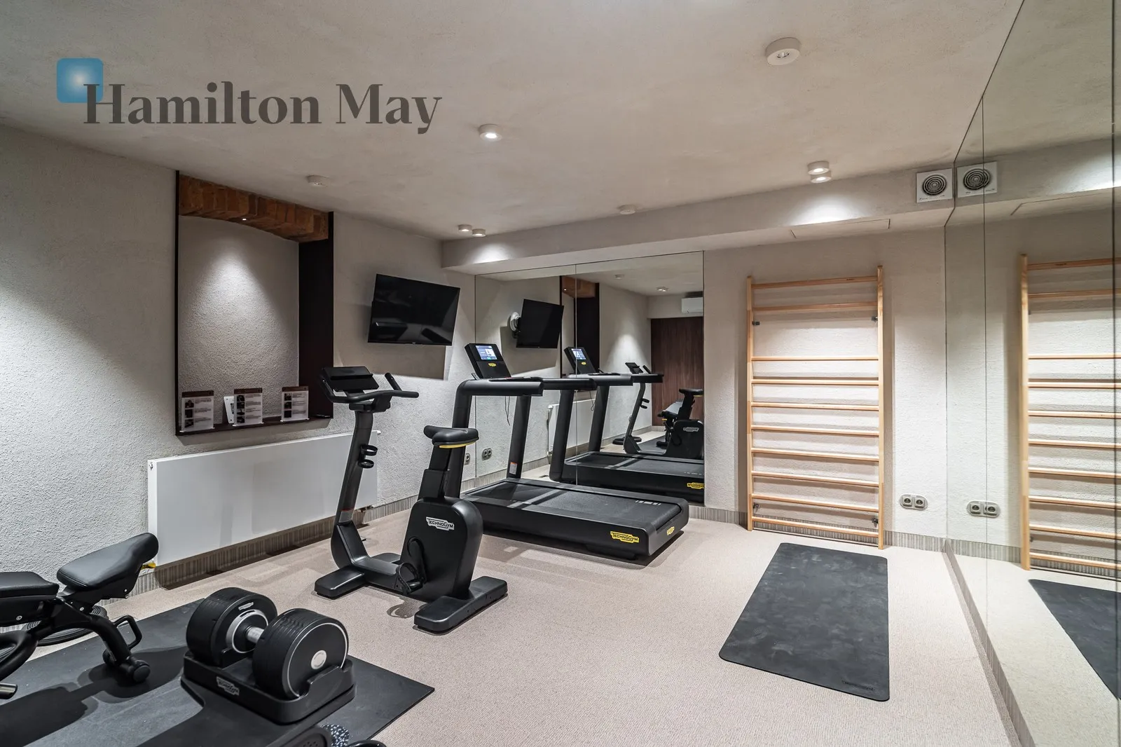 Region: Stare Miasto Subregion: Nowy Świat Price: 3470319.99 PLN Bedrooms: 2 Bathrooms: 2 Size: 104.12m2 Price/m2: 33330 PLN - slider