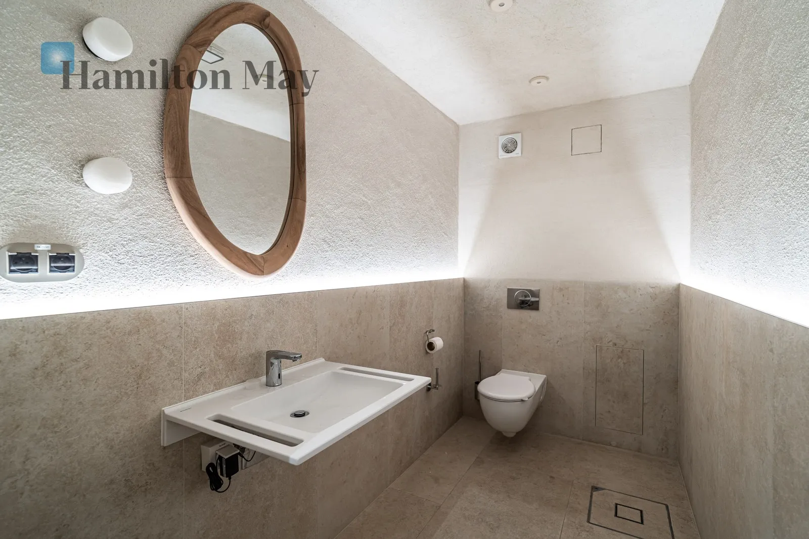 Subregion: Nowy Świat Price: 3470319.99 PLN Bedrooms: 2 Bathrooms: 2 Size: 104.12m2 Price/m2: 33330 PLN - slider