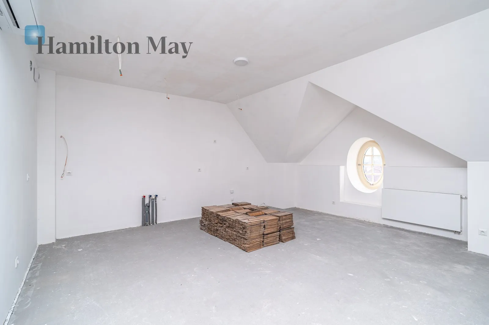 Квартира в новому, престижному інвестиційному комплексі в Старому місті - стандарт забудовника - slider