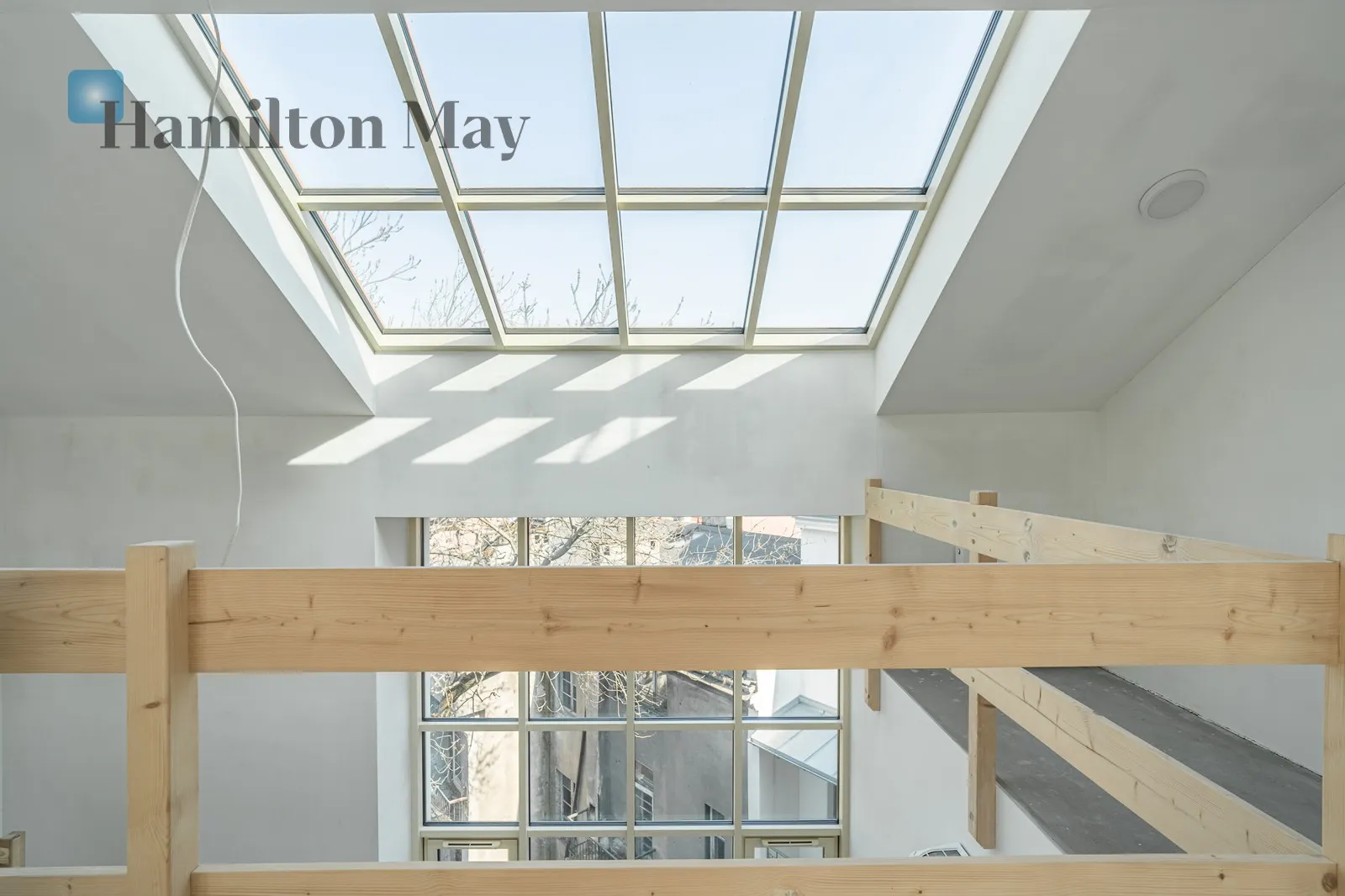 Квартира в новому, престижному інвестиційному комплексі в Старому місті - стандарт забудовника - slider