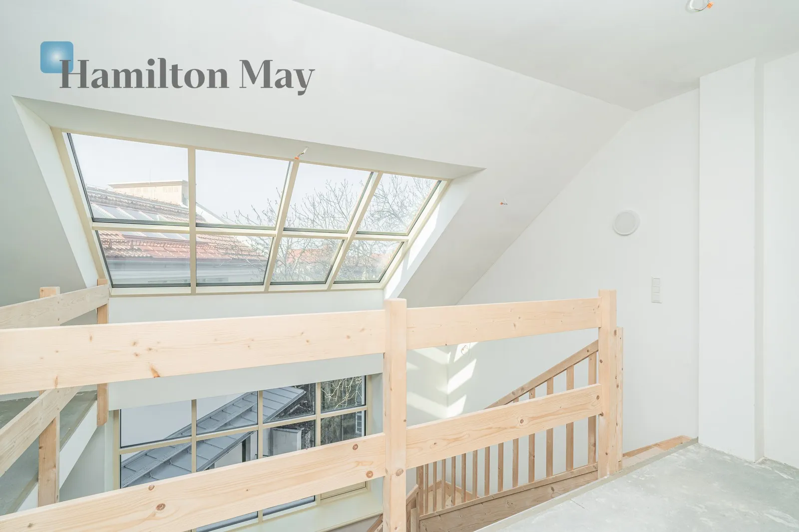 Subregion: Nowy Świat Level: 4 Price: 3664245 PLN Bedrooms: 2 Bathrooms: 2 Size: 122.55m2 - slider