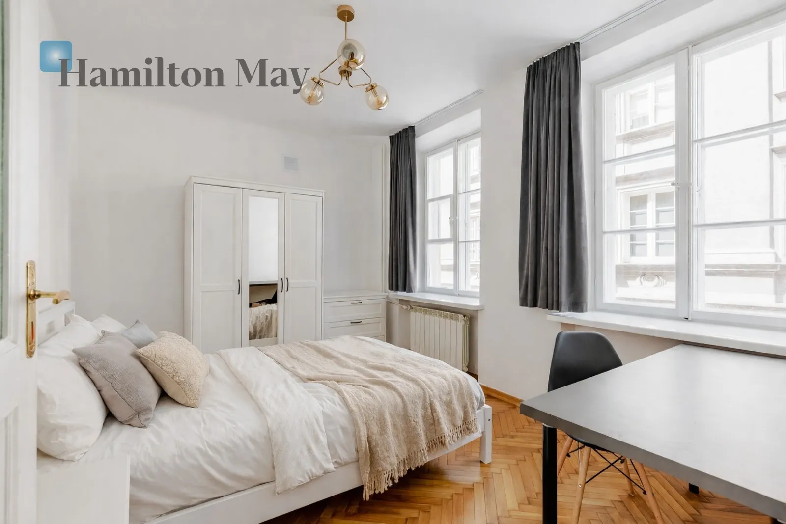 A charming two room apartment in the Old Town with a beautiful view of the Old Town - slider