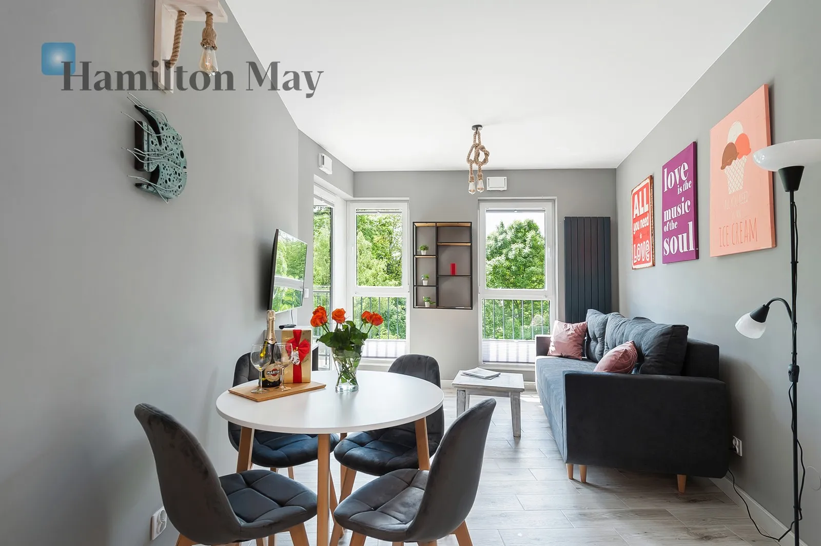 Street: Barska Region: Dębniki Subregion: Ludwinów Distance to centre: 1.83 km Level: 2 Price: 967980 PLN Bedrooms: 1 Bathrooms: 1 Size: 37.23m2 - slider