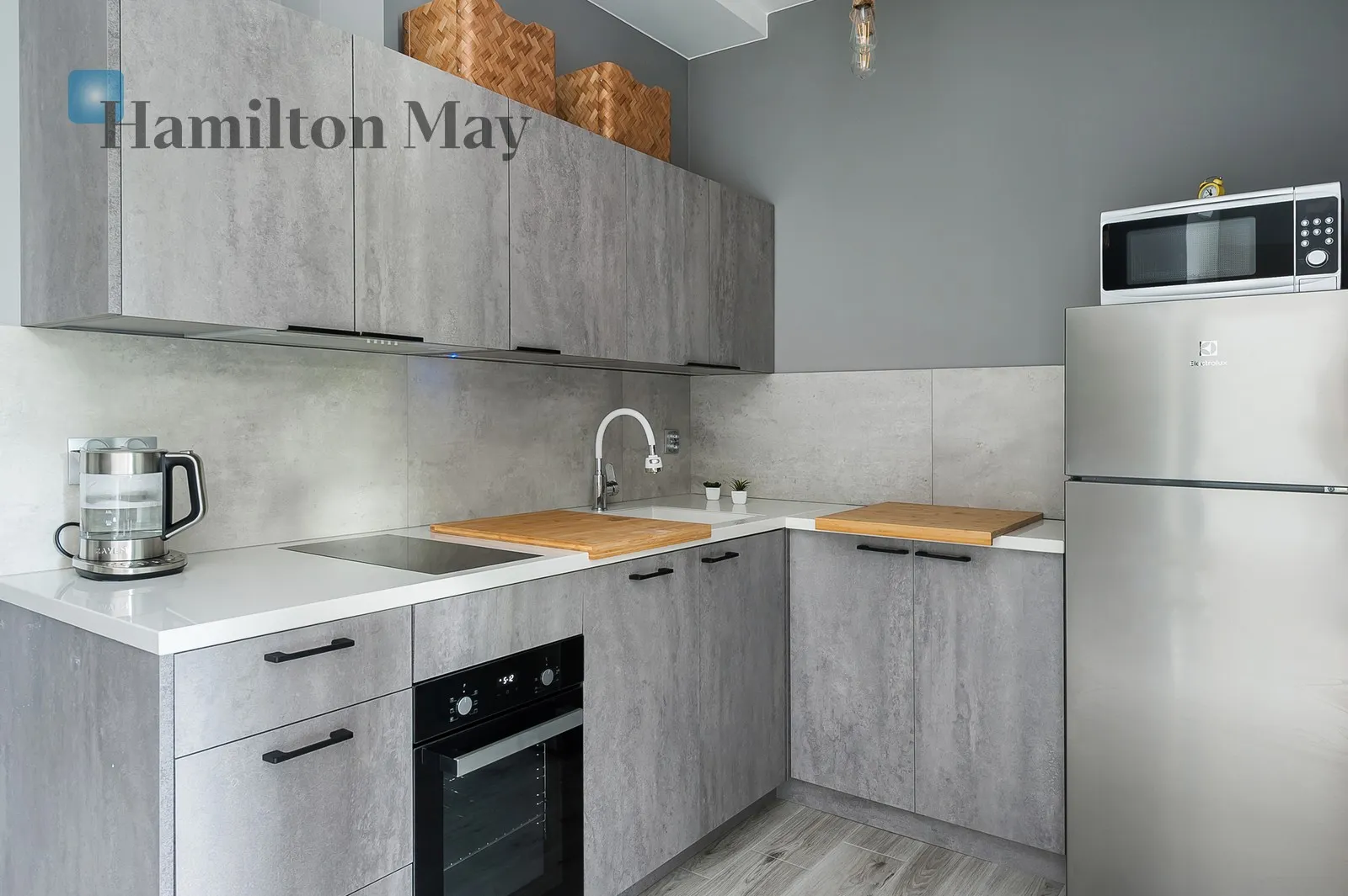 Subregion: Ludwinów Distance to centre: 1.83 km Level: 2 Price: 967980 PLN Bedrooms: 1 Bathrooms: 1 Size: 37.23m2 Price/m2: 26000 PLN - slider