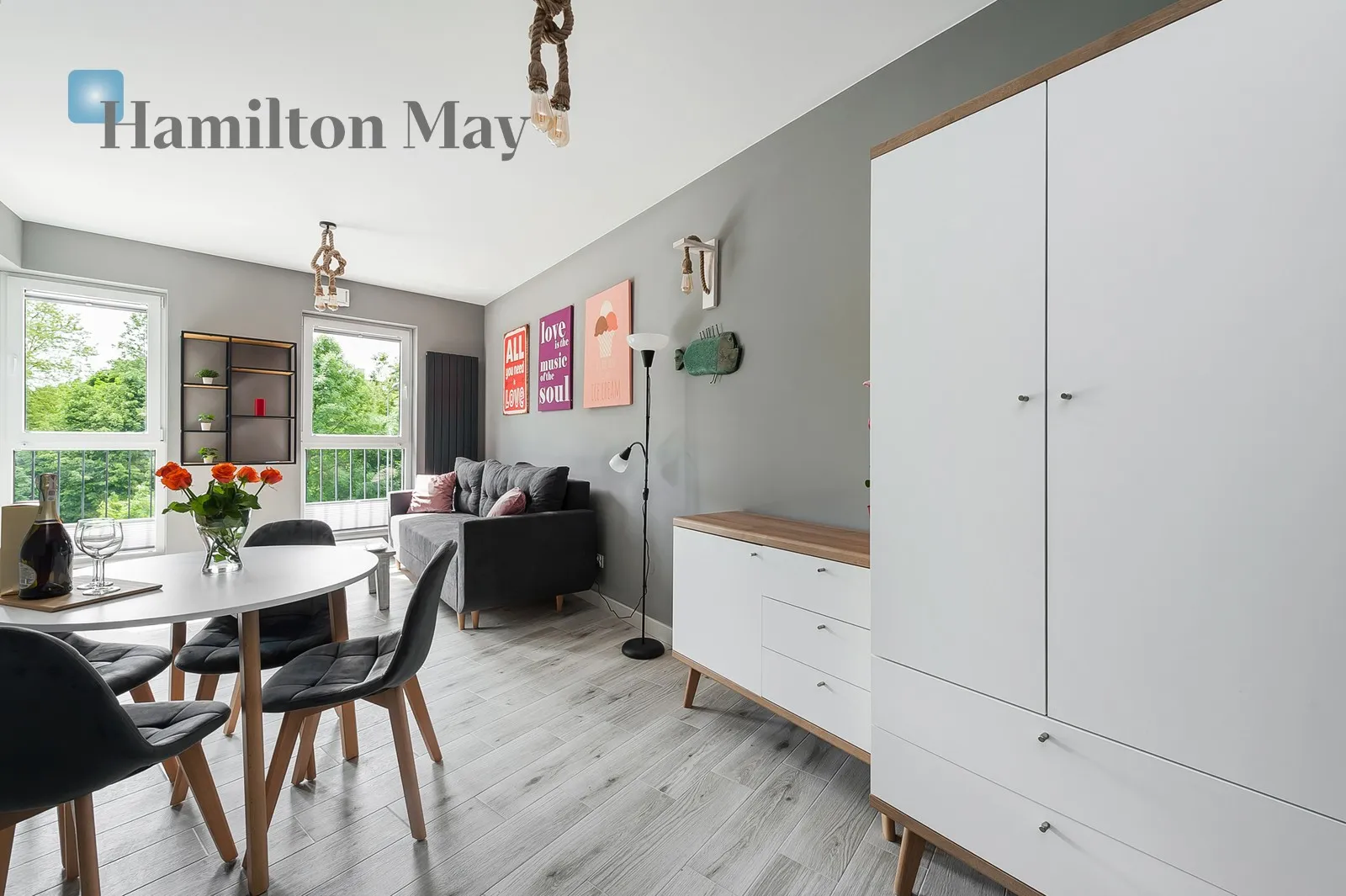 Street: Barska Region: Dębniki Subregion: Ludwinów Distance to centre: 1.83 km Level: 2 Price: 967980 PLN Bedrooms: 1 Bathrooms: 1 - slider