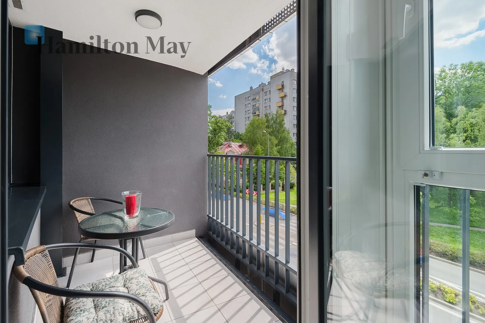 City: Kraków Street: Barska Region: Dębniki Subregion: Ludwinów Distance to centre: 1.83 km Level: 2 Price: 967980 PLN Bedrooms: 1 - slider