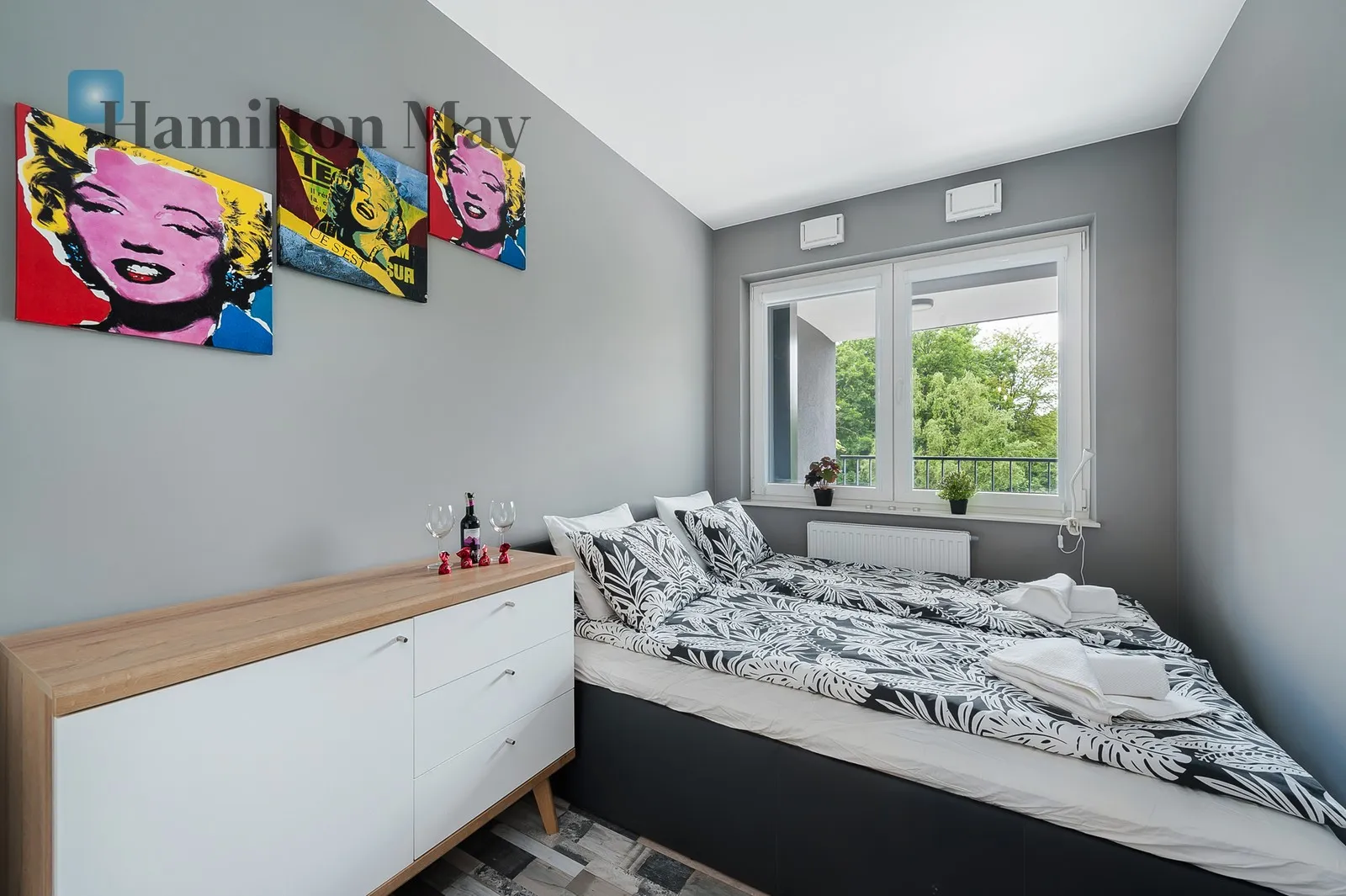 Street: Barska Region: Dębniki Subregion: Ludwinów Distance to centre: 1.83 km Level: 2 Price: 967980 PLN Bedrooms: 1 - slider