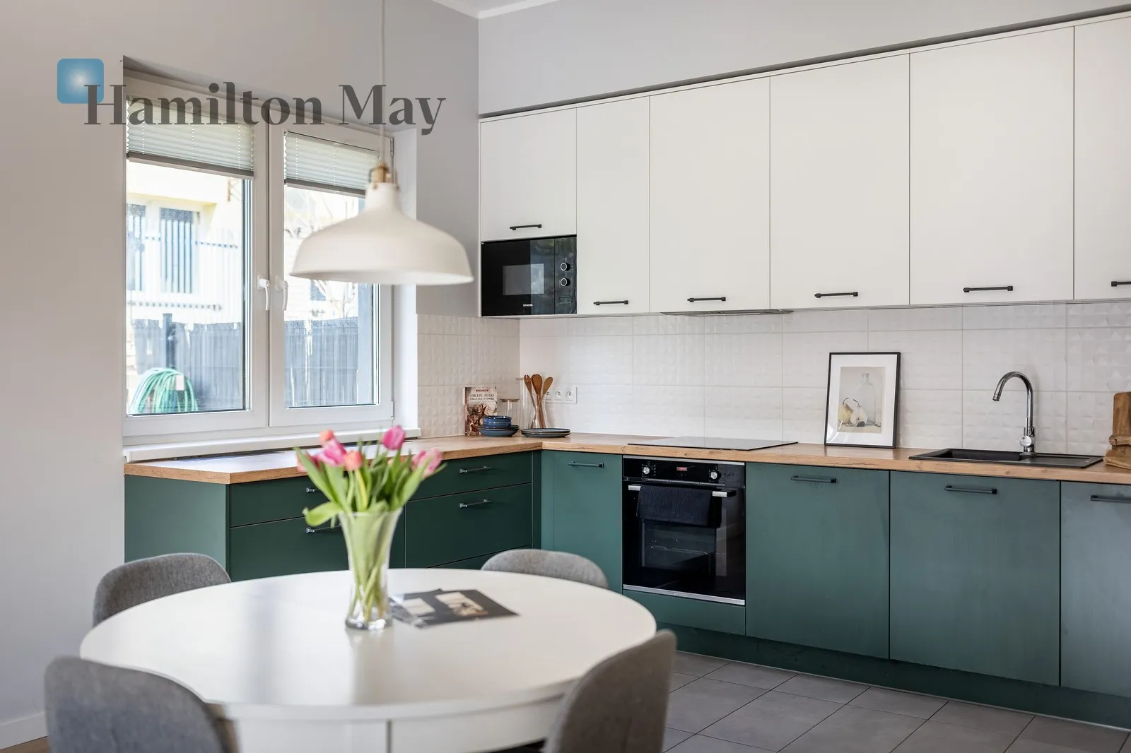 Region: Prądnik Czerwony Distance to centre: 2.51 km Price: 1290000 PLN Bedrooms: 2 Bathrooms: 1 - slider