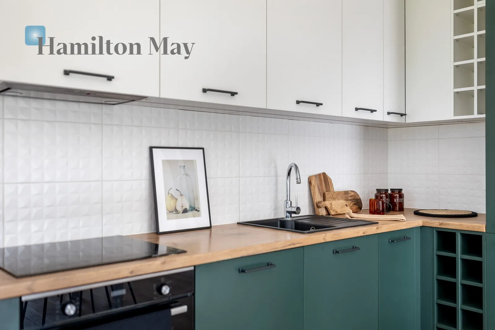 Distance to centre: 2.51 km Price: 1290000 PLN Bedrooms: 2 Bathrooms: 1 - slider