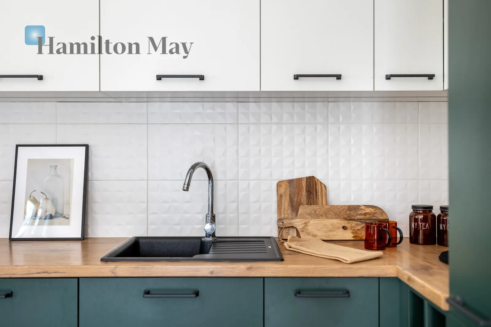 Bedrooms: 2 Bathrooms: 1 Size: 69m2 Price/m2: 18696 PLN - slider