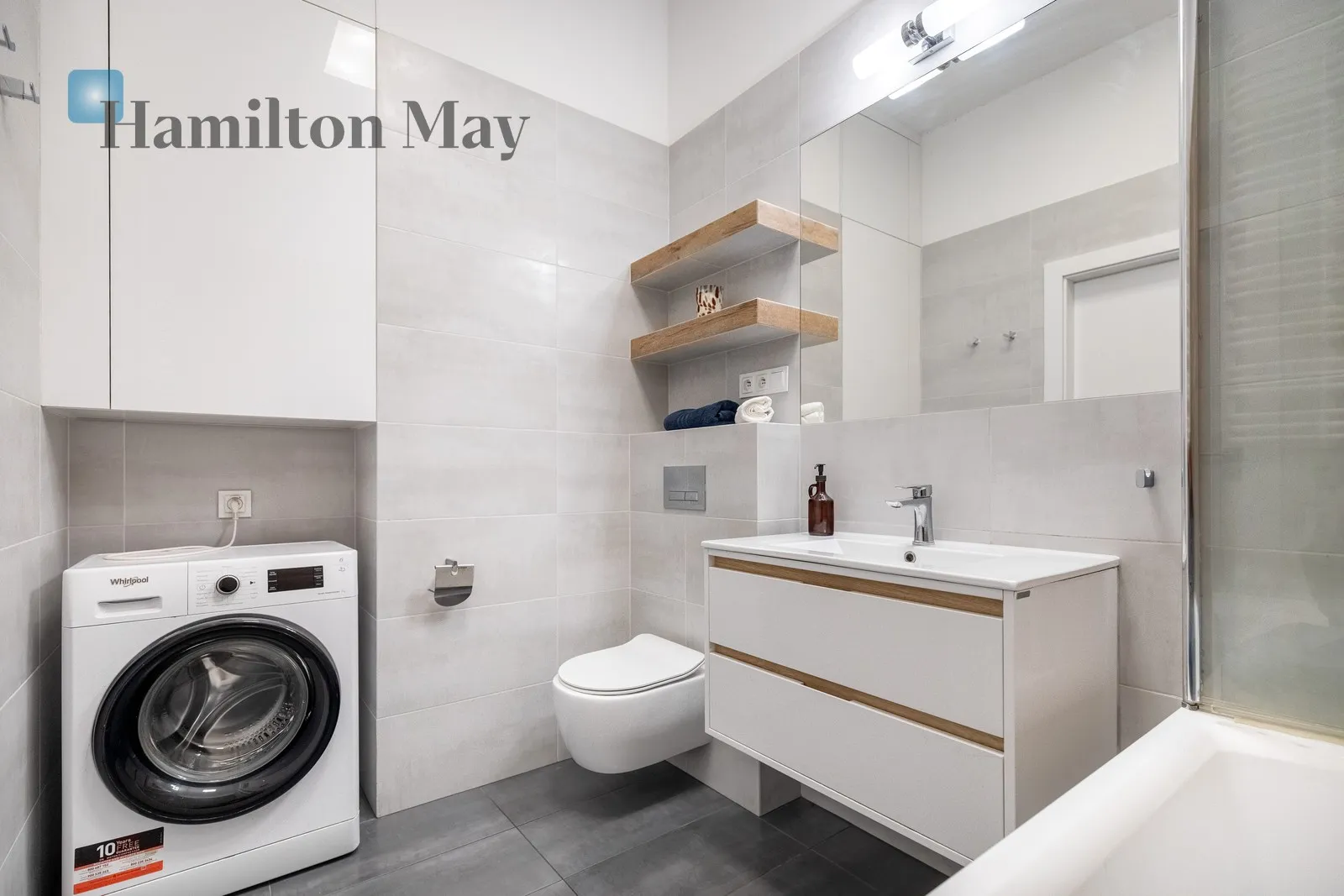 Distance to centre: 2.51 km Price: 1290000 PLN Bedrooms: 2 - slider