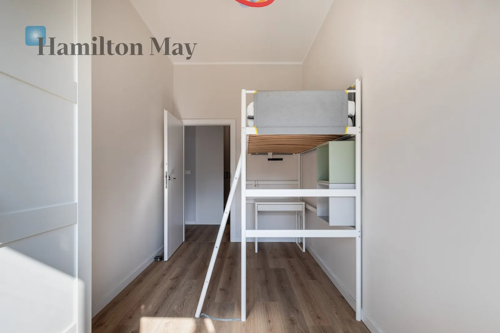 Bedrooms: 2 Bathrooms: 1 Size: 69m2 - slider