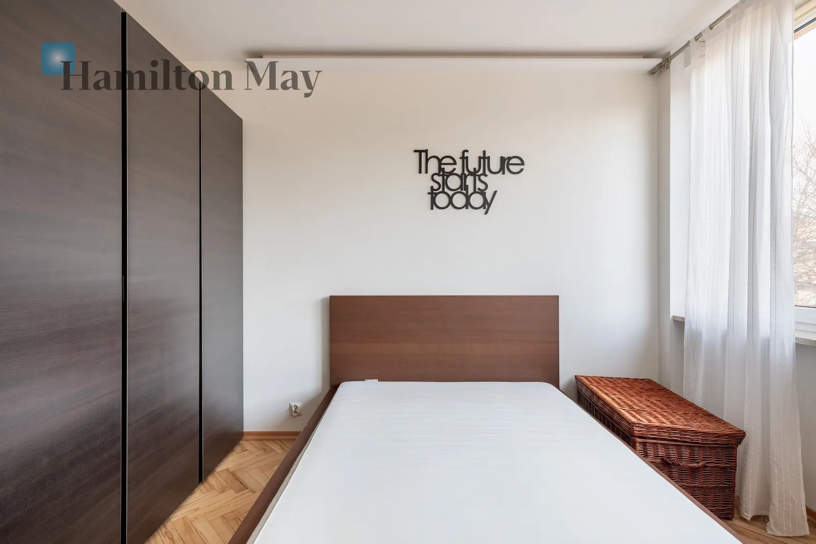 Level: 4 Price: 2800 PLN Bedrooms: 1 Bathrooms: 1 Size: 49m2 - slider