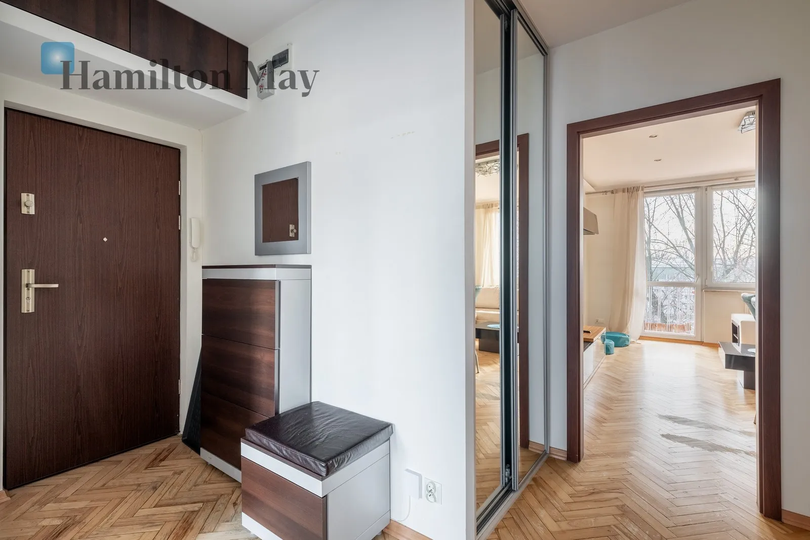 Price: 2800 PLN Bedrooms: 1 Bathrooms: 1 Size: 49m2 - slider