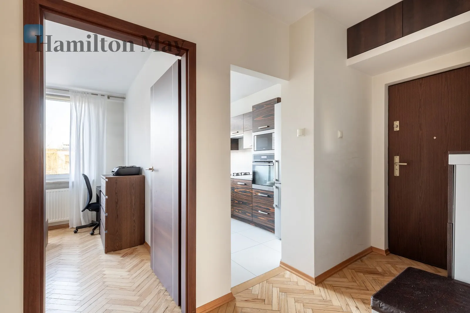 Bedrooms: 1 Bathrooms: 1 Size: 49m2 Price/m2: 57 PLN - slider