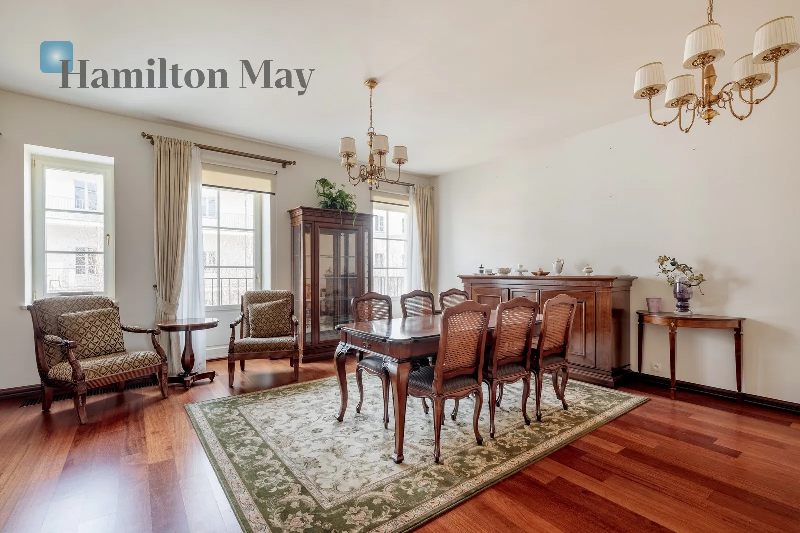 Street: Sukiennicza Region: Stare Miasto Distance to centre: 1.1 km Level: 2 Price: 5700 PLN Bedrooms: 2 Bathrooms: 1 Size: 71.2m2 Price/m2: 80 PLN - slider