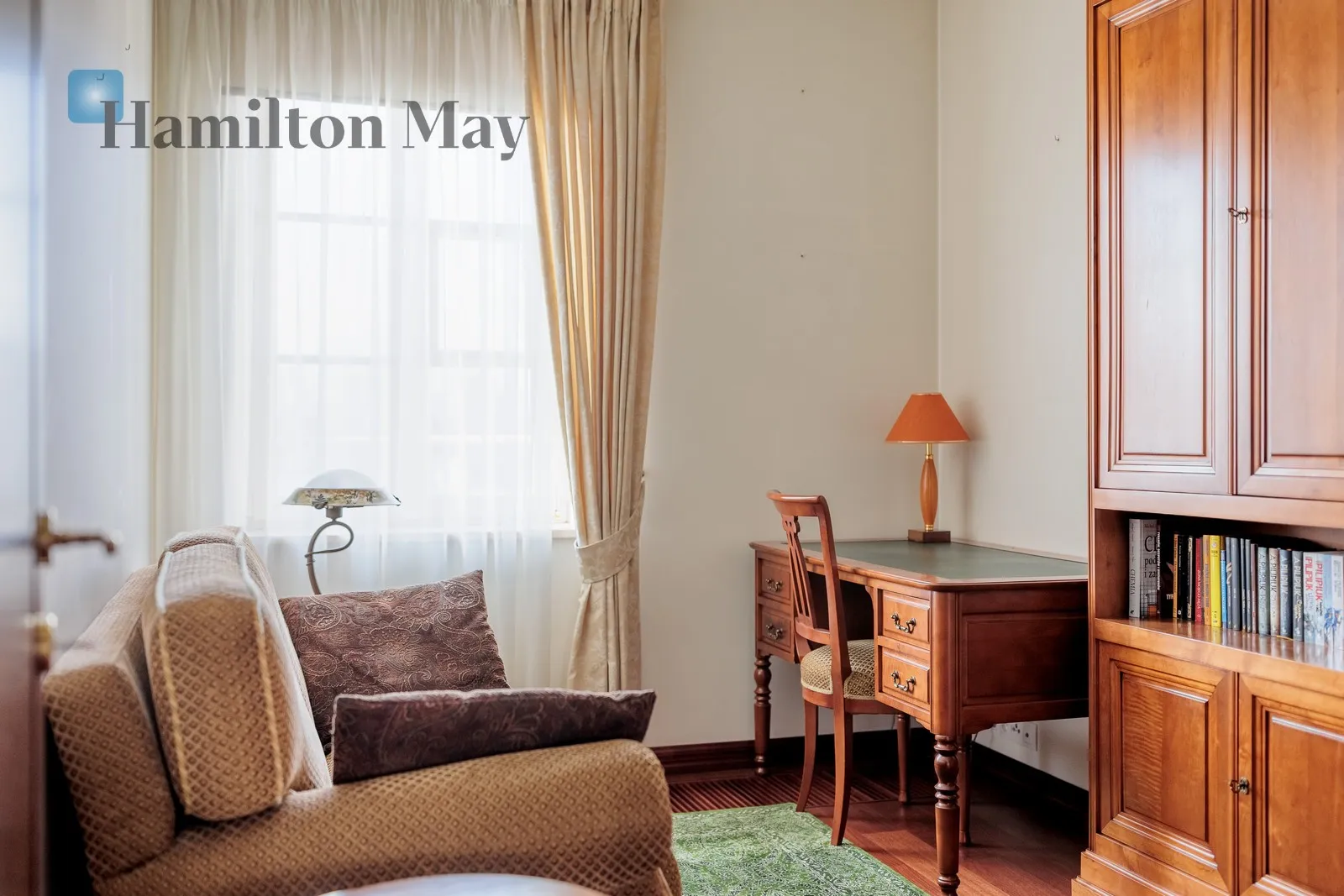 Region: Stare Miasto Distance to centre: 1.1 km Level: 2 Price: 5700 PLN Bedrooms: 2 Bathrooms: 1 Size: 71.2m2 - slider