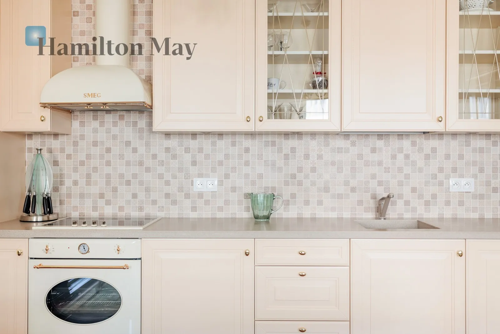 Region: Stare Miasto Distance to centre: 1.1 km Level: 2 Price: 5700 PLN Bedrooms: 2 Bathrooms: 1 - slider