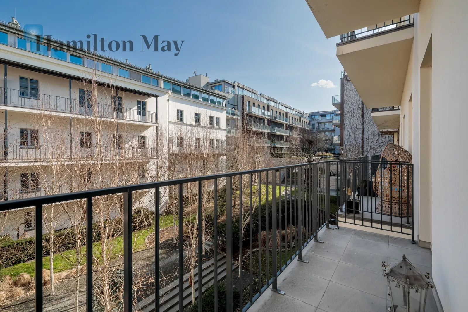 Street: Sukiennicza Region: Stare Miasto Distance to centre: 1.1 km - slider