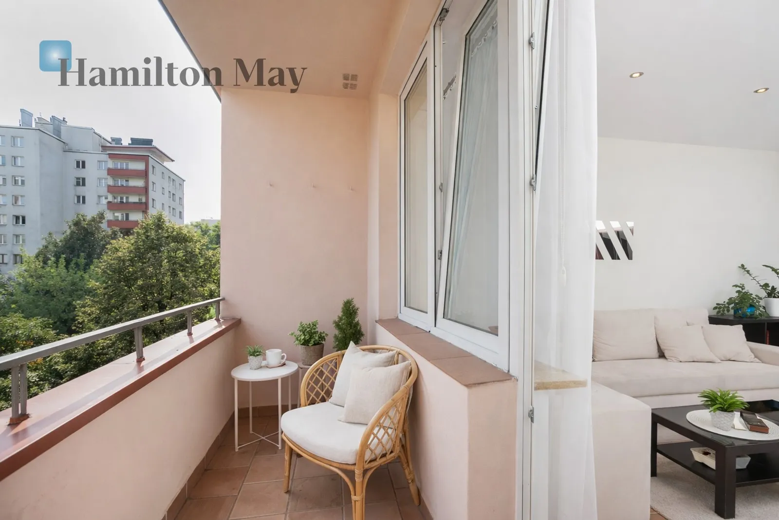 Street: płk. Francesco Nullo Region: Grzegórzki Distance to centre: 2 km Level: 4 Price: 2800 PLN Bedrooms: 1 Bathrooms: 1 Size: 49m2 Price/m2: 57 PLN - slider