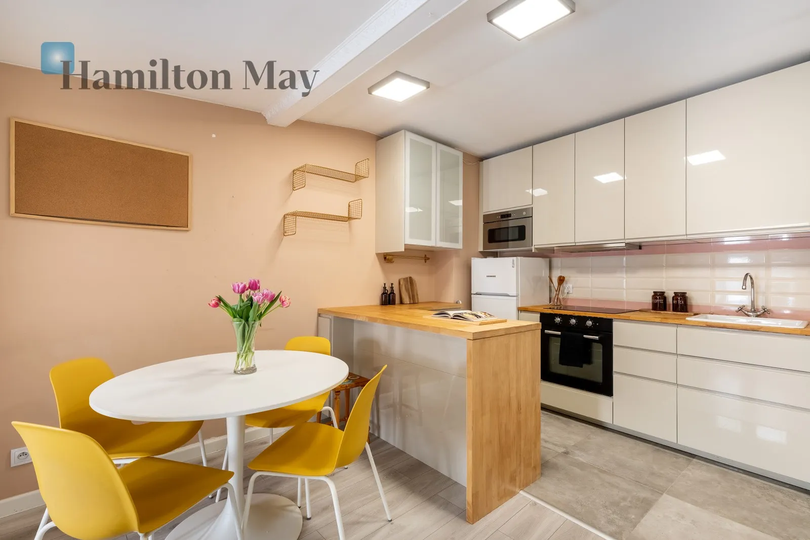 A cozy attic apartment with a separate bedroom in the heart of Podgórze - slider