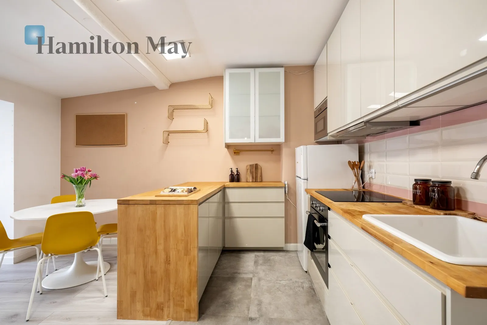 A cozy attic apartment with a separate bedroom in the heart of Podgórze - slider