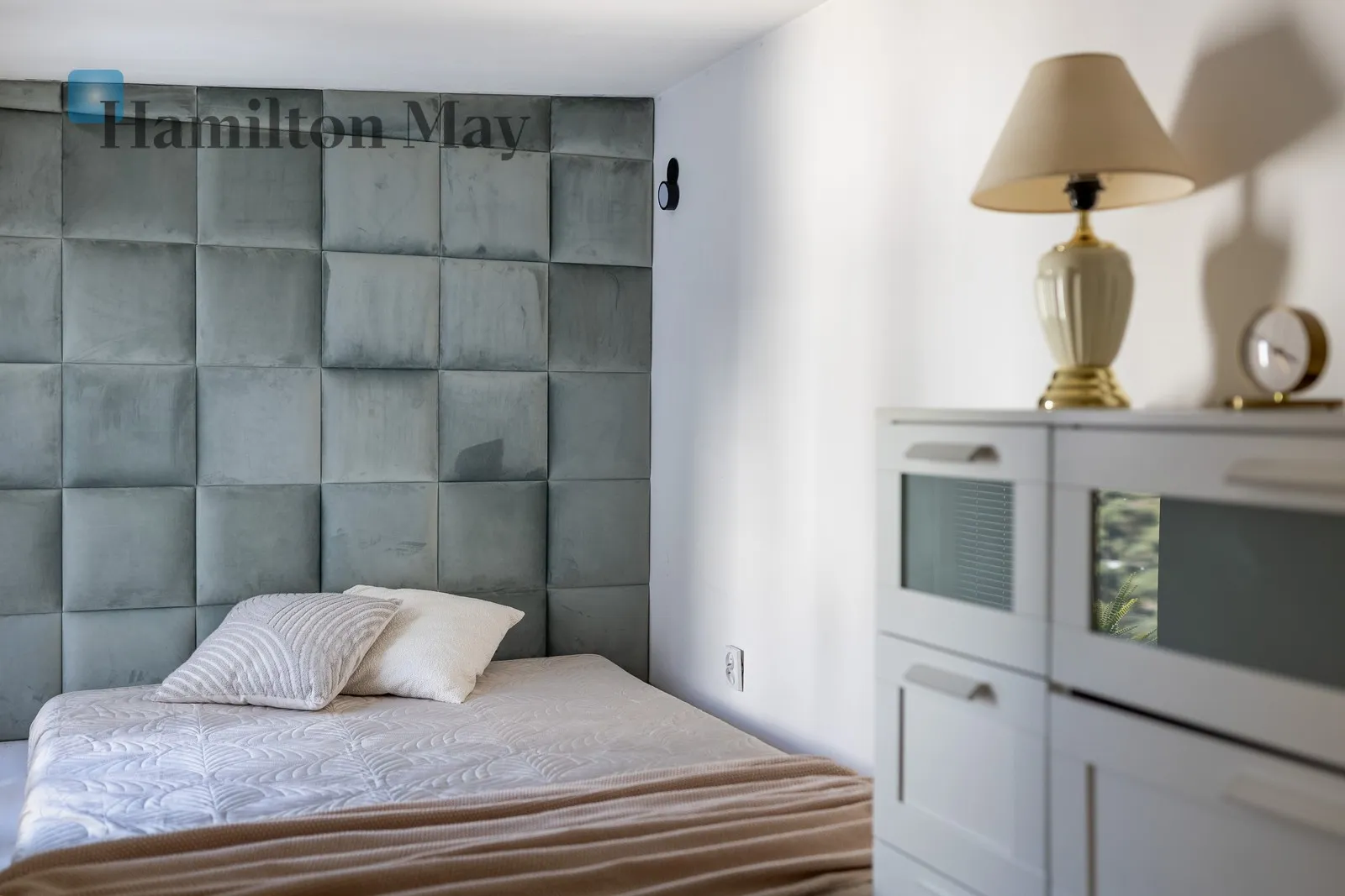 A cozy attic apartment with a separate bedroom in the heart of Podgórze - slider