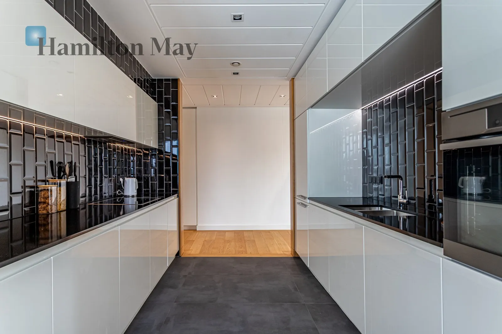 Елегантна, простора квартира в престижному інвестиційному комплексі Złota 44 - slider