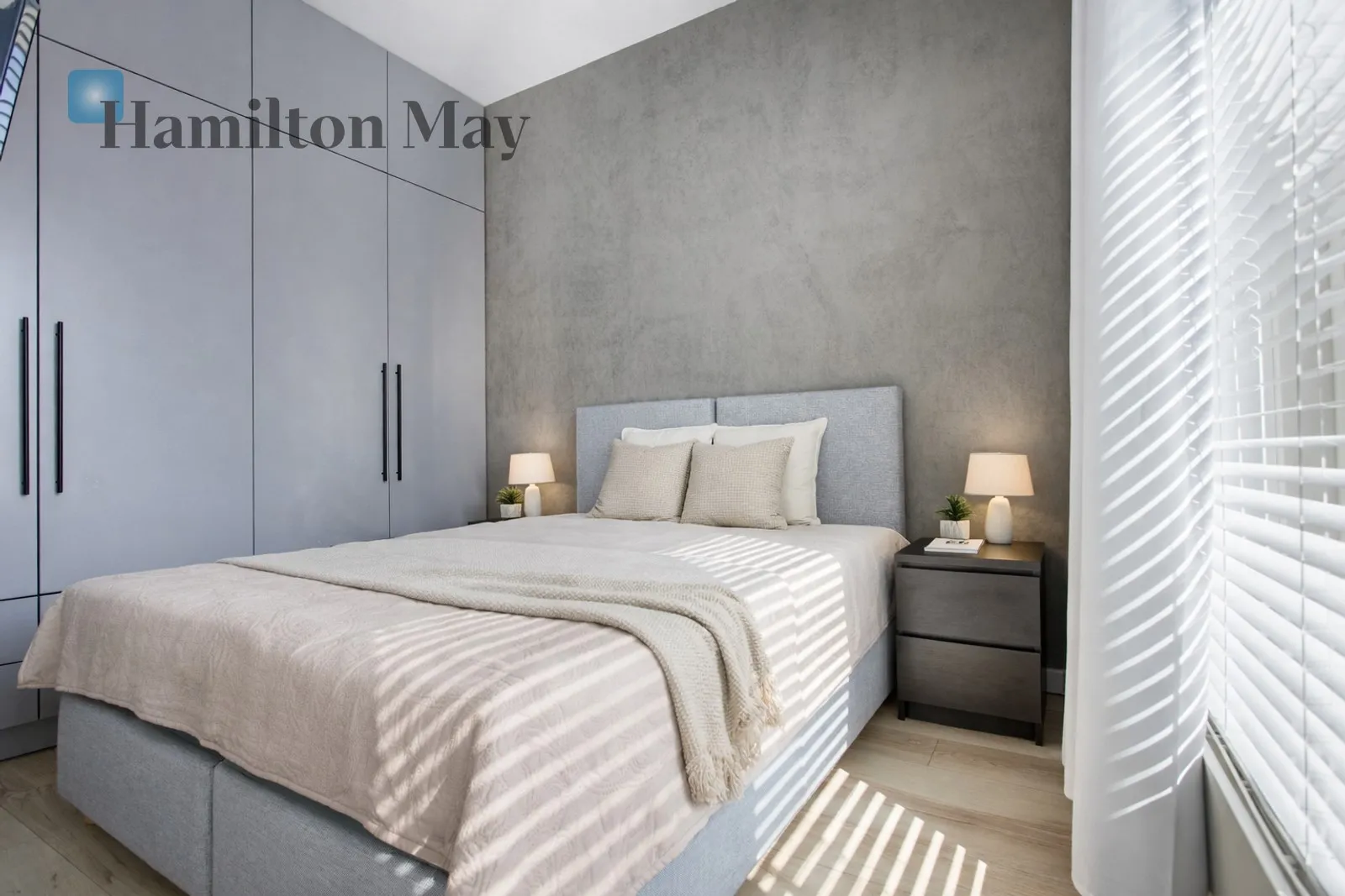 Private 1-bed on the Top Floor of OVO | Old Town | Balcony - slider