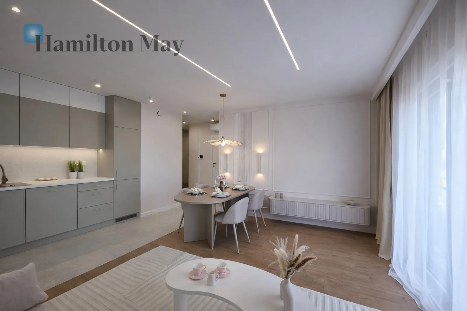 Сучасна квартира з унікальним оздобленням - тристороннє виходу з балконом - slider